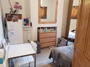 Photo 1- click for photo gallery